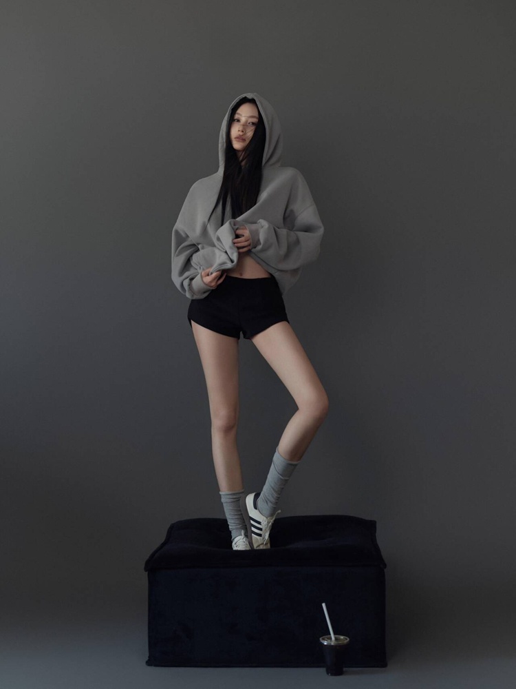 Gray Mood Portrait Theme Photo - Ethnic Fashion Photography ulasan dan harga