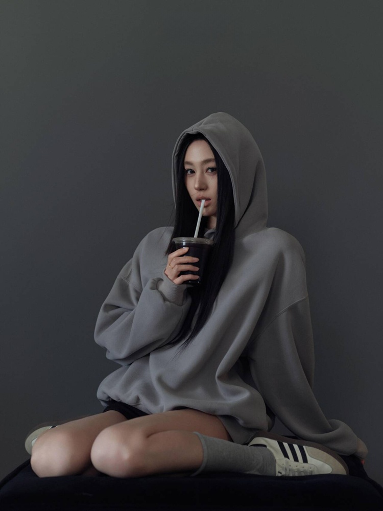 Gray Mood Portrait Theme Photo - Ethnic Fashion Photography ulasan dan harga